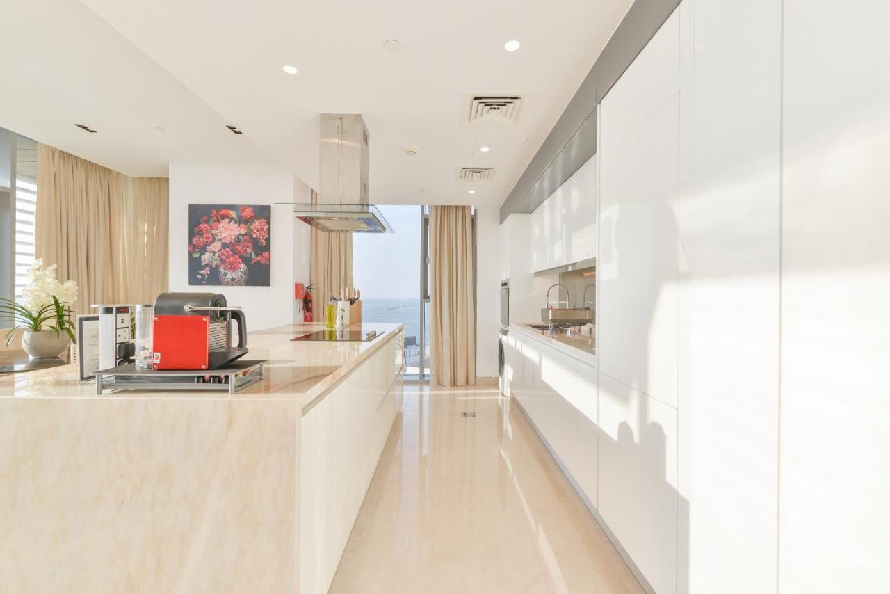 Posh 2 Bedroom Oceanfront Apt In The Heart Of Bluewaters Island Dubai Luaran gambar
