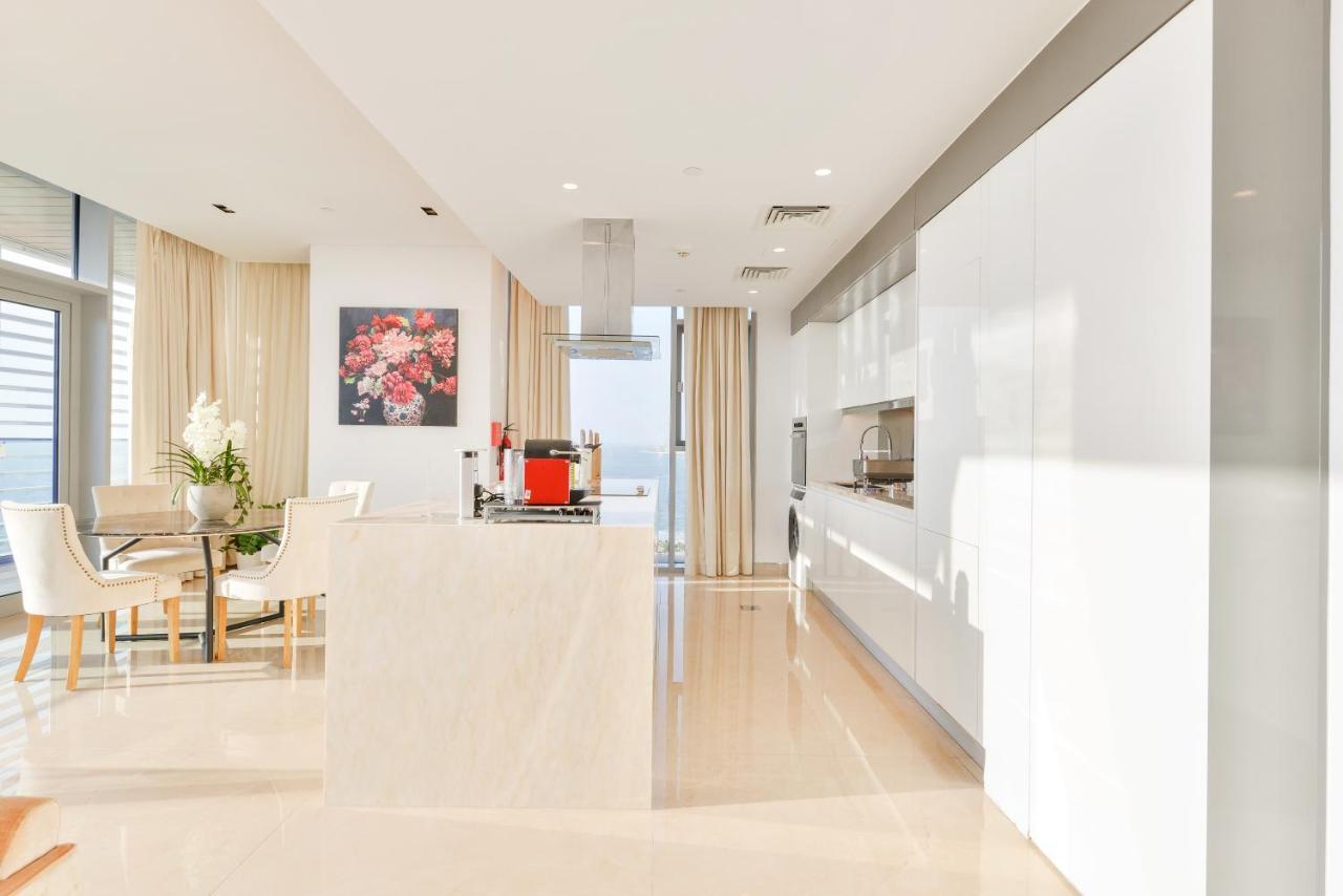 Posh 2 Bedroom Oceanfront Apt In The Heart Of Bluewaters Island Dubai Luaran gambar